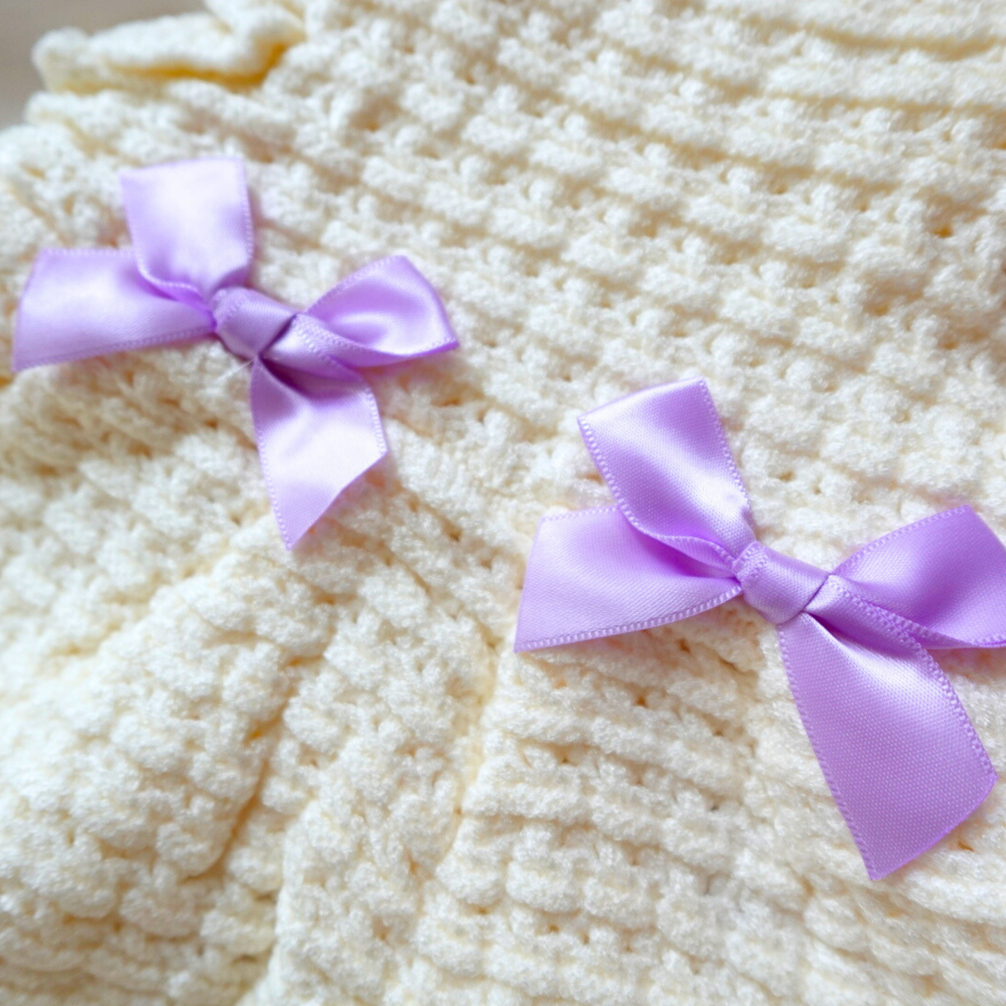 犬服 小型犬｜リボンデザイン ニットフリルワンピース（ホワイト）