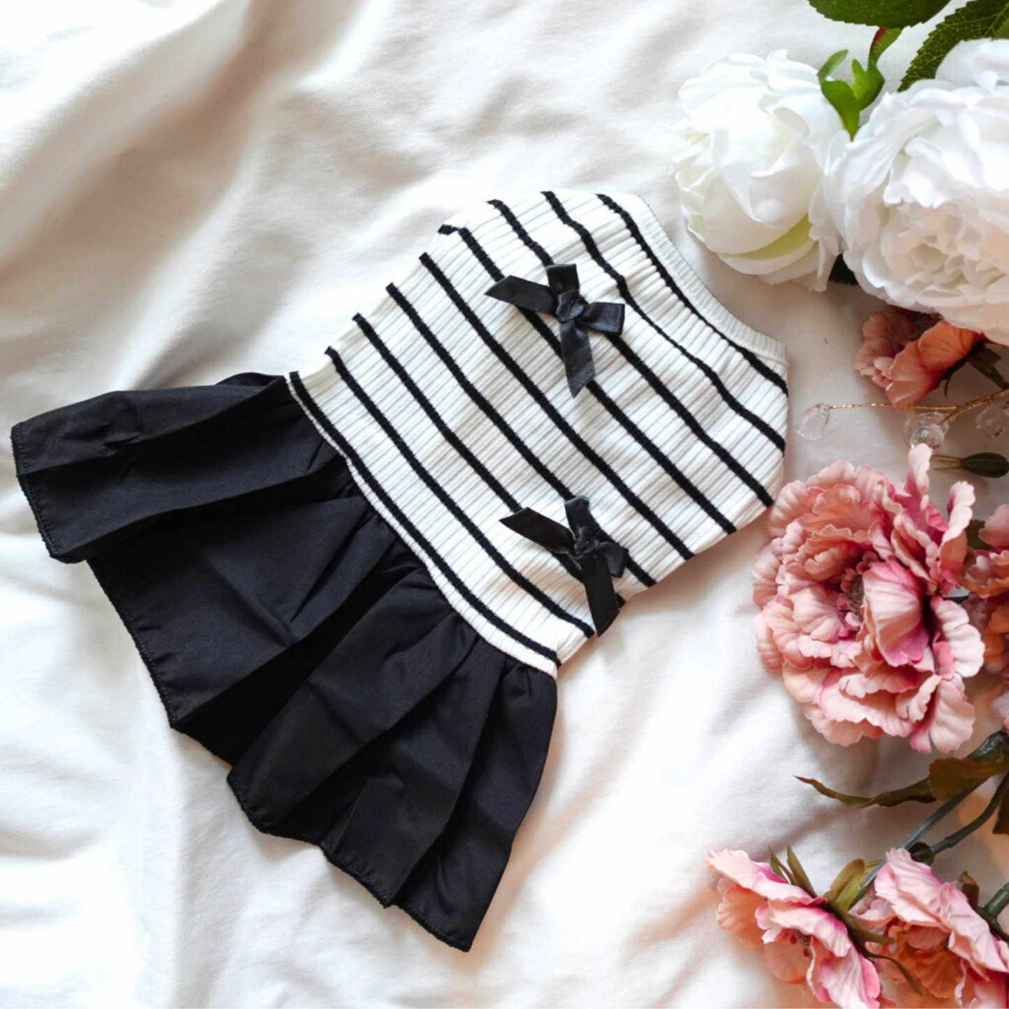 犬服 小型犬｜リボン付き ボーダーフリルワンピース（オールシーズン）