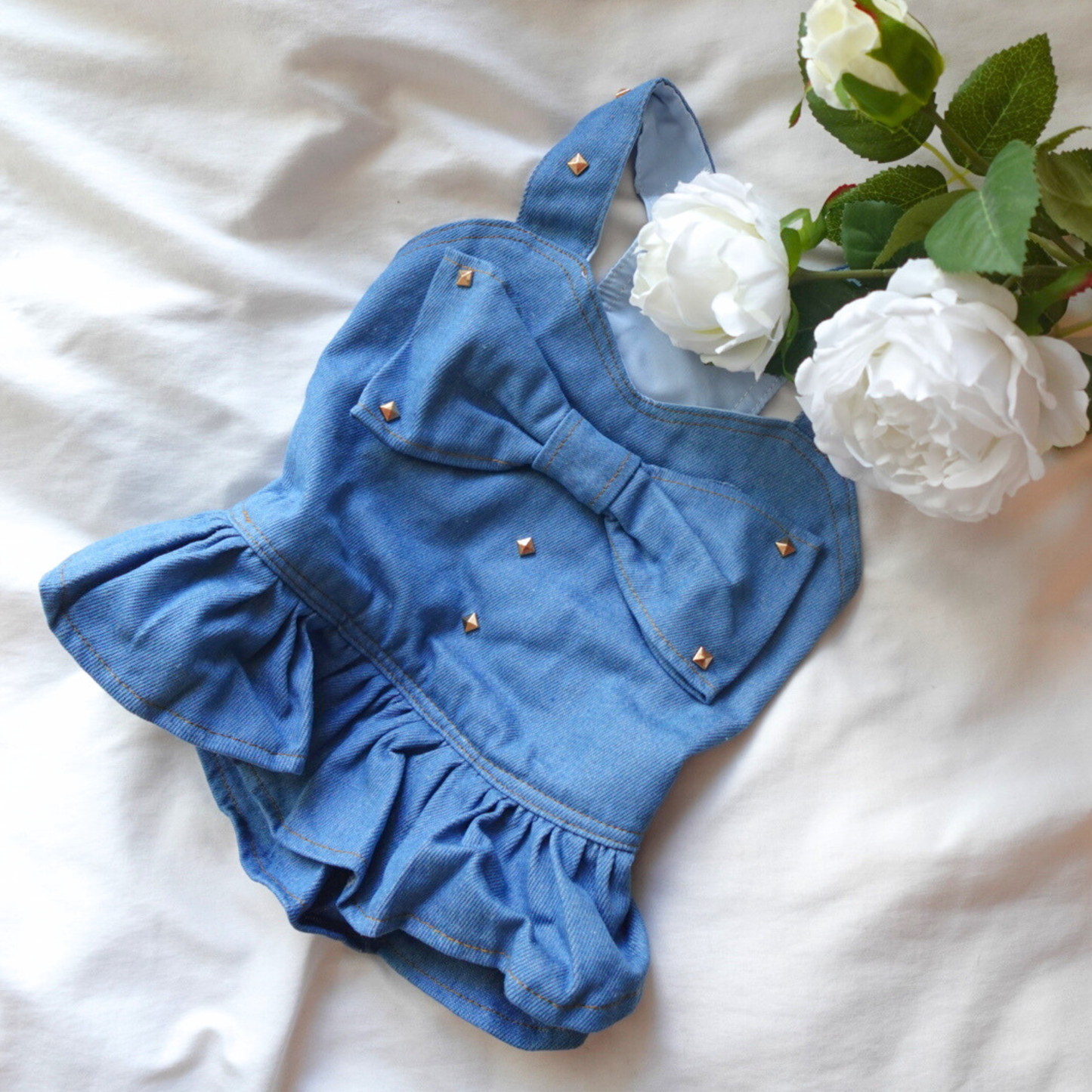 犬服 小型犬｜デニム風リボンワンピース 上品スタッズ付きフリルデザイン